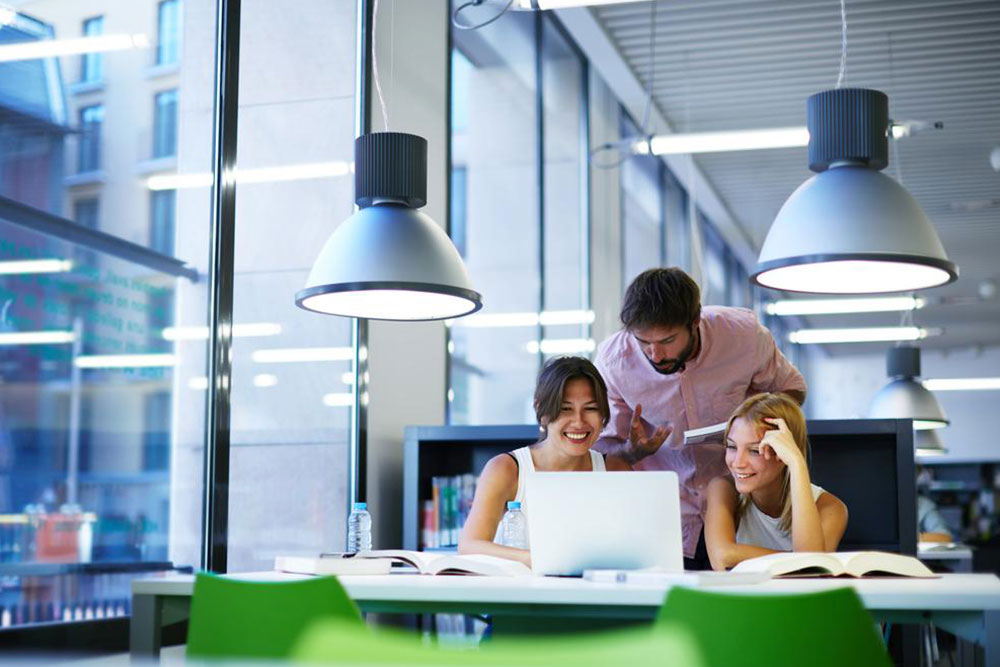 Looking for distance learning program? Here’s how you can choose one